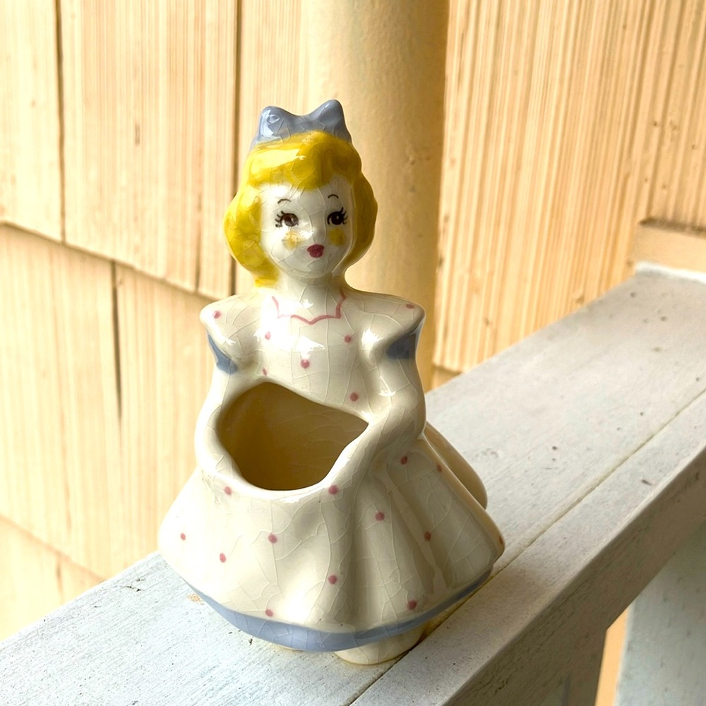 Lamar California Ceramics US Patent 136476 Goldilocks Blond Girl Planter 5.25"